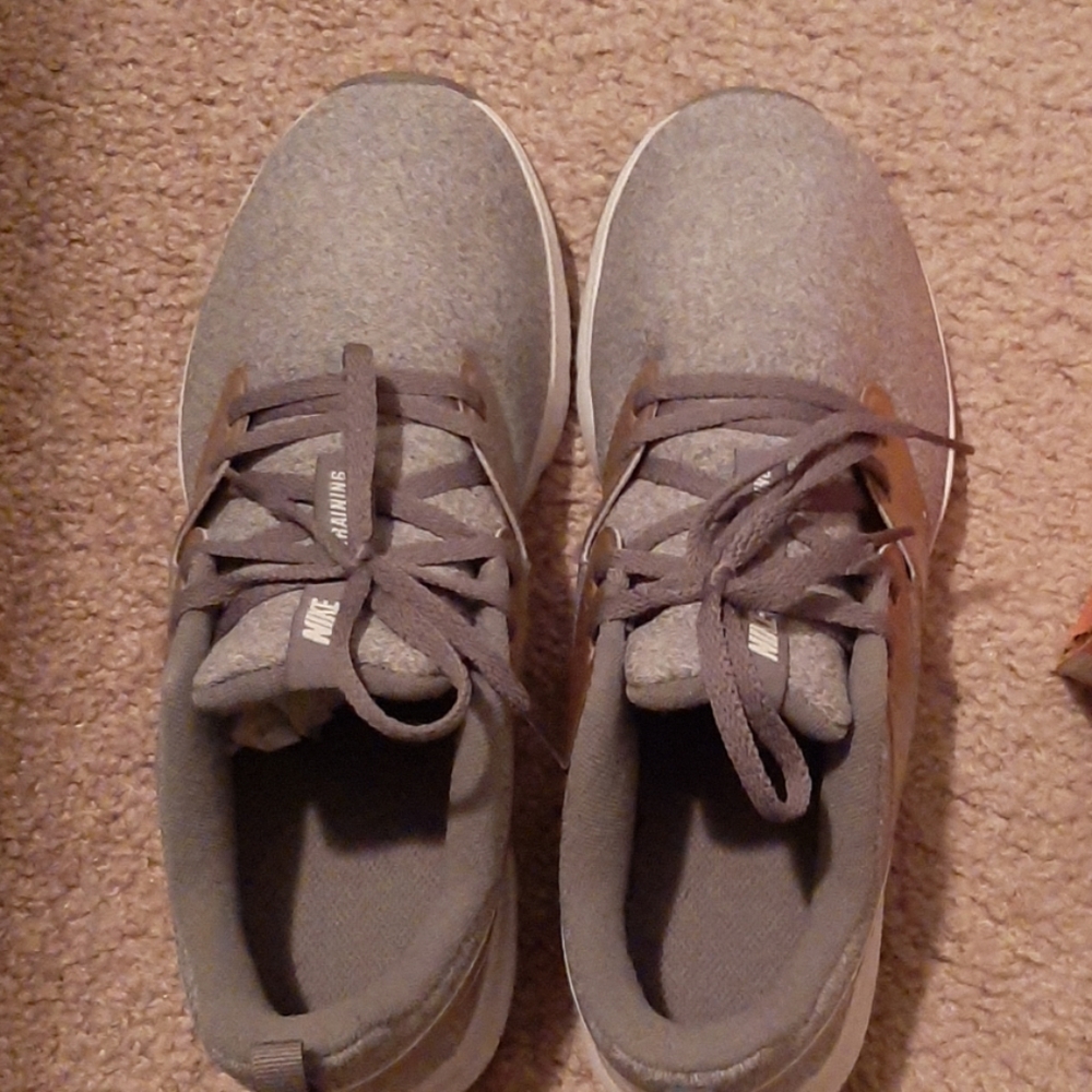 Womans Nike Air Bella size 9